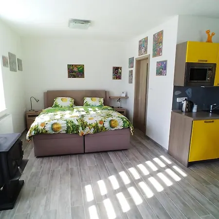 Stříbrný Vítr - Adults Only Alojamento de Acomodação e Pequeno-almoço